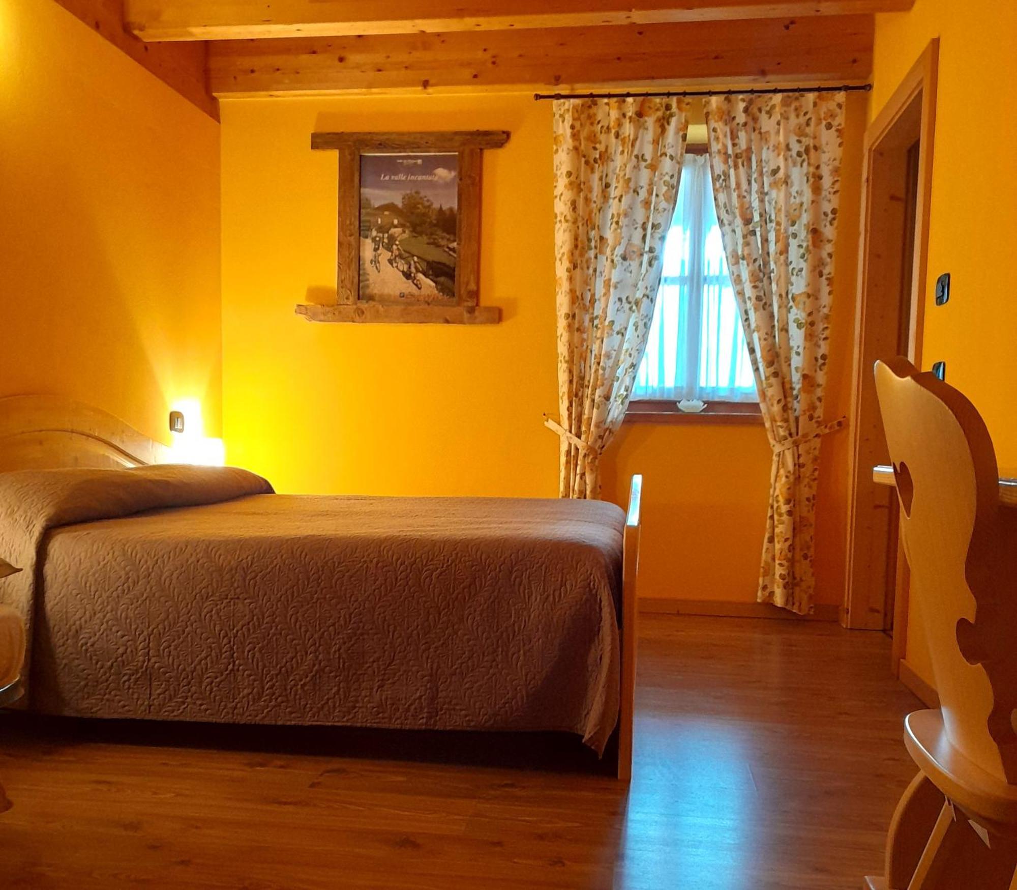B&B Chalet Dolomiti Sant'Orsola Екстер'єр фото